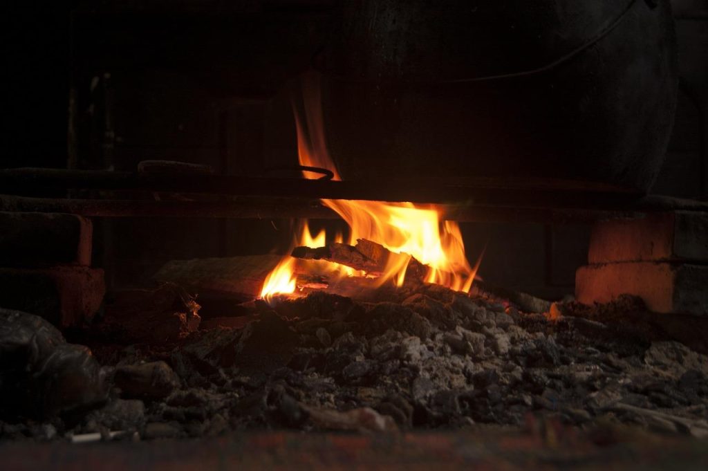 Gezellige houtkachel in Wageningen voor duurzame verwarming en warmte in huis